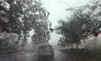 Waspada, Hujan Disertai Petir Diperkirakan Guyur Sebagian Wilayah Riau