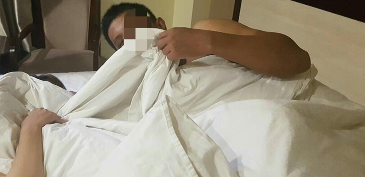 Wadaw! Sediakan Layanan Seks Bertiga, Ditangkap tanpa Busana