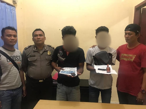 Miliki Narkoba, Dua Pria ini Tak Berkutik Ketika Diamankan Petugas