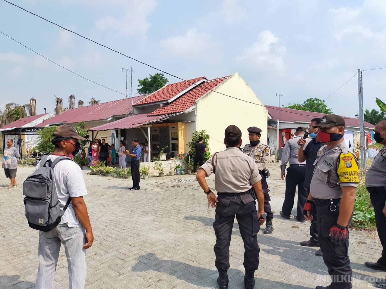 Polsek Batang Kuis Sosialisasikan Himbauan Pencegahan Covid-19 dan Penggunaan Masker Kepada Warga