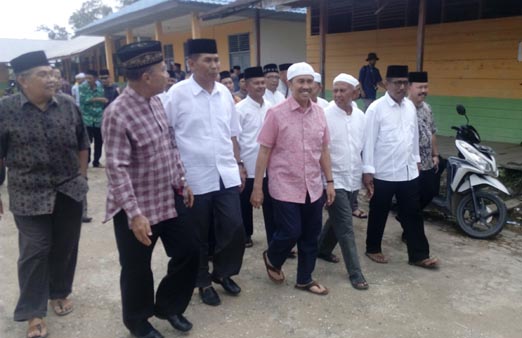 Pengasuh dan Santri Ponpes Darussalam Inhil Mendoakan Syamsuar Pimpin Riau