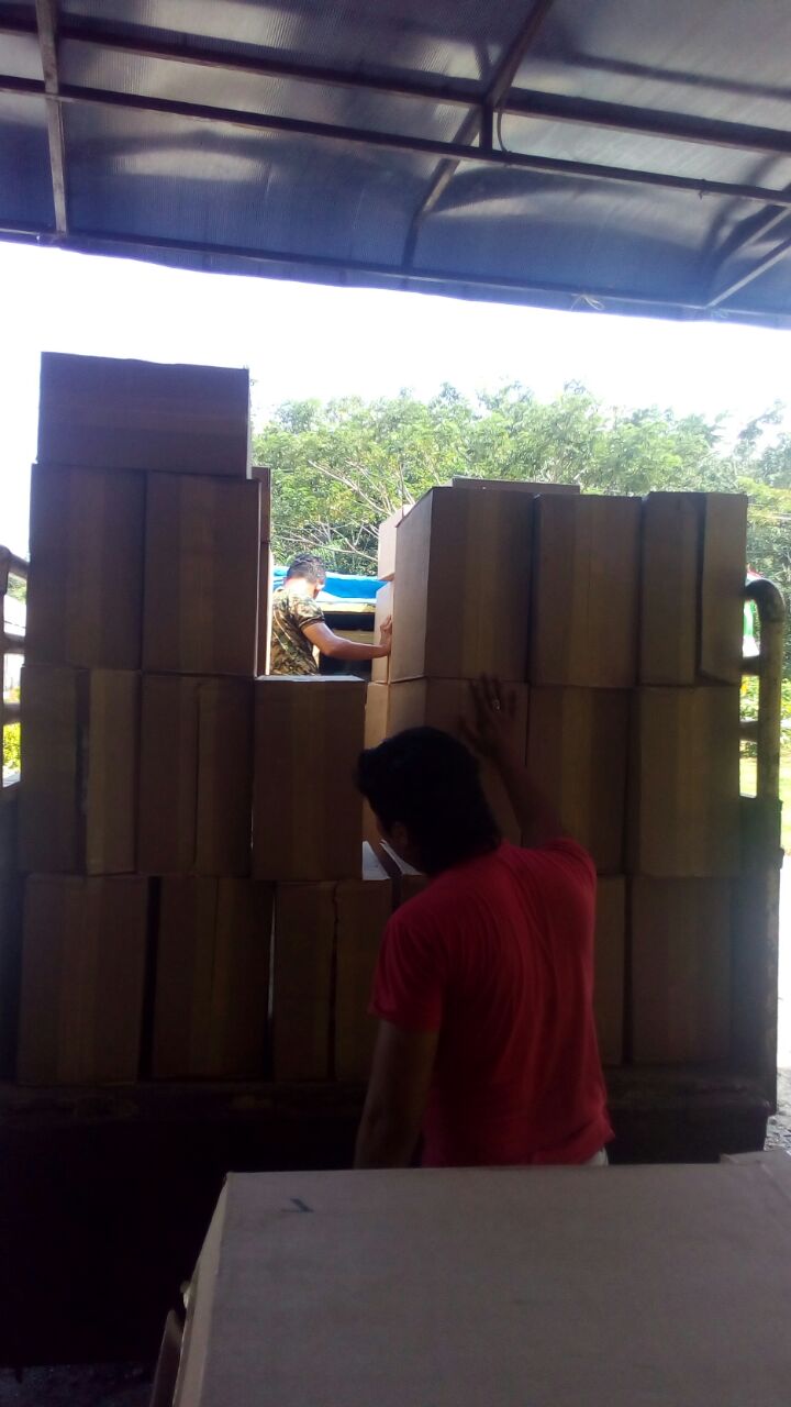 Polisi Amankan Mobil Pembawa Rokok Ilegal Bermerk Luffman