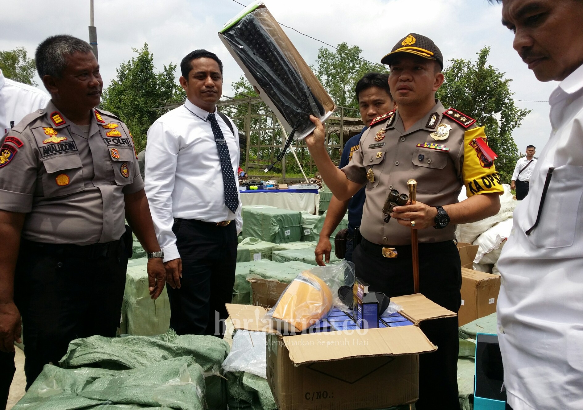 KM Tanpa Nama Bawa Ratusan Koli Barang Tanpa Dokumen Diamankan Sat Polair Inhil