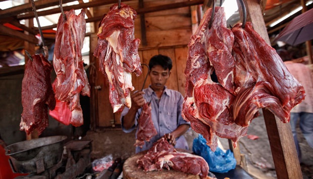 Harga Daging Melonjak, Warga Inhil Terpaksa Harus Menahan Selera di Bulan Ramadhan