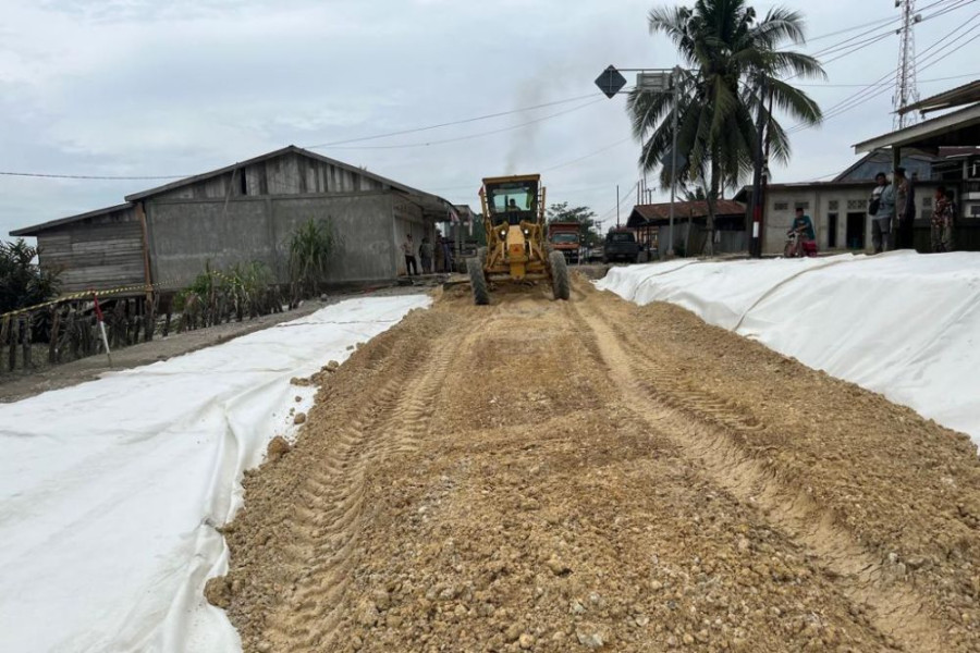 Perbaikan Jalan Pekan Tua Diperbaiki, Dishub Inhil: Arus Kendaraan Dialihkan Menuju Simpang Granit