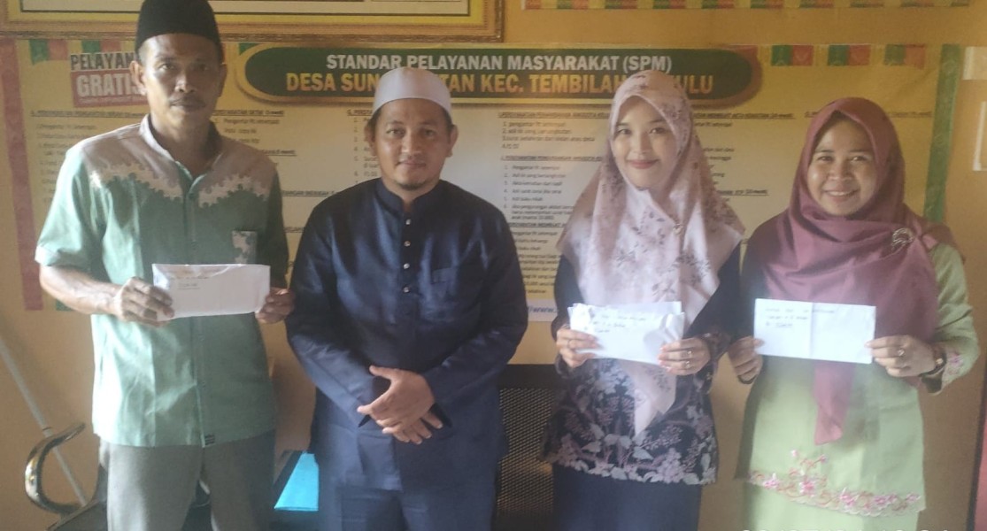 Pemdes Sungai Intan Salurkan Honor Perangkat Desa