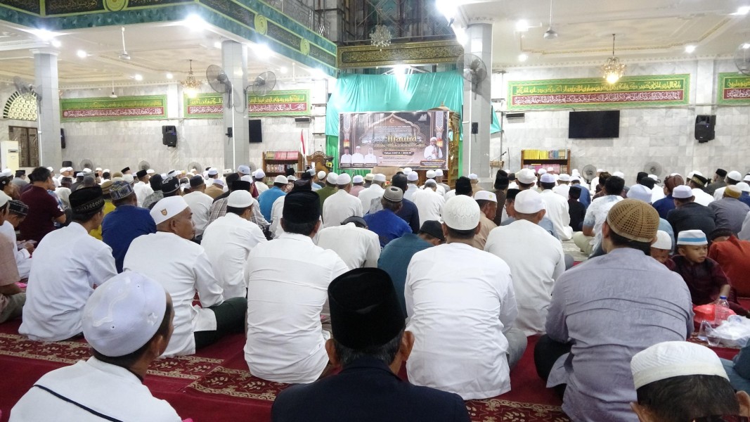 Maulid Nabi Muhammad di Masjid Agung Al-Huda, Bupati Herman Serukan Kedamaian Masyarakat