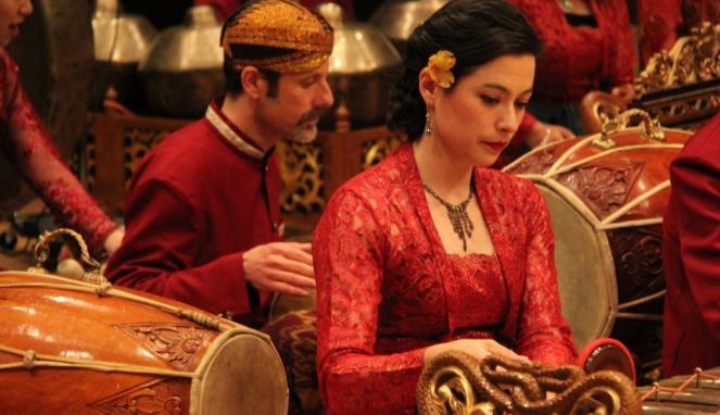 5 Alasan Banyak Orang Asing yang Fasih dan Cinta Mati dengan Bahasa Jawa