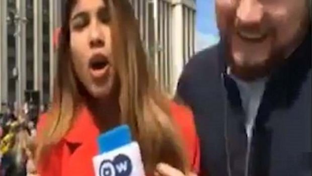 Dicium dan Dipegang Payudaranya, Reporter Wanita Ini Lanjutkan Live Report