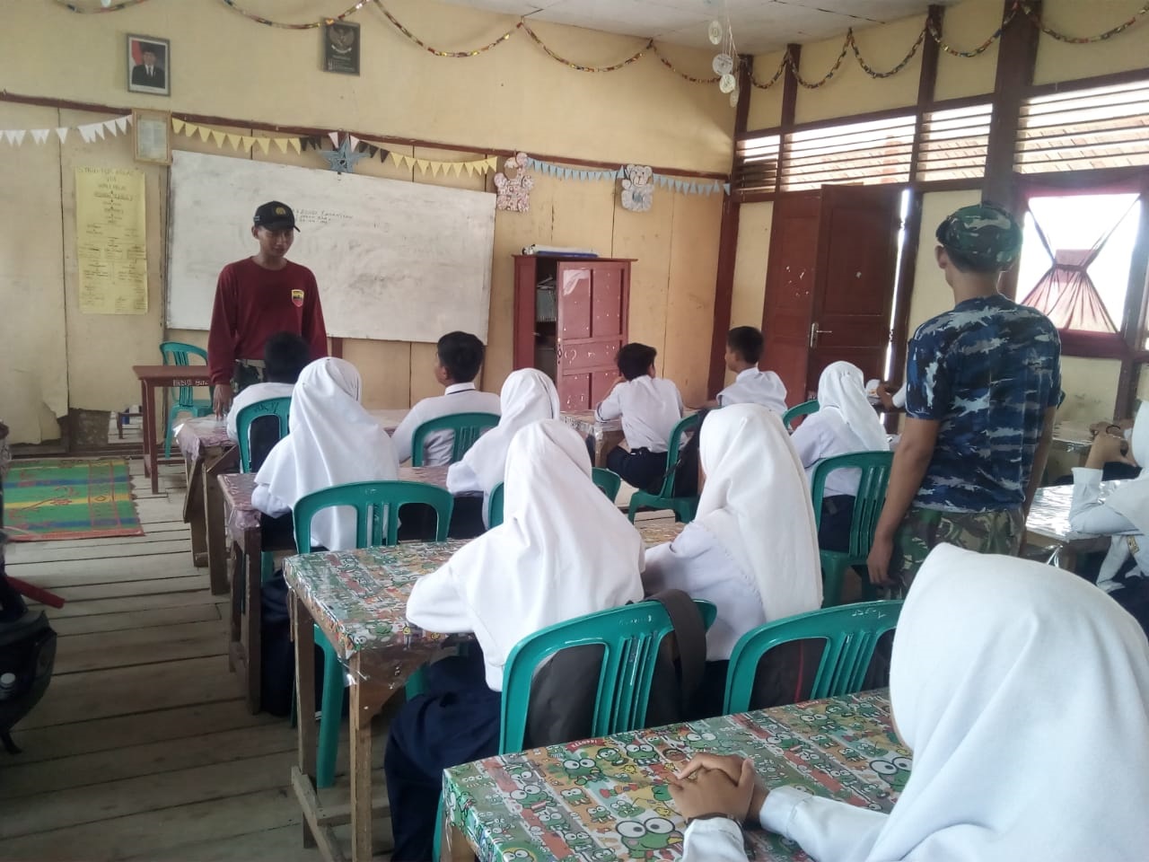 Satgas TMMD ke-106 Kodim 0314/Inhil Sebarkan Wawasan Kebangsaan Kepada Sejumlah Murid di Sanglar