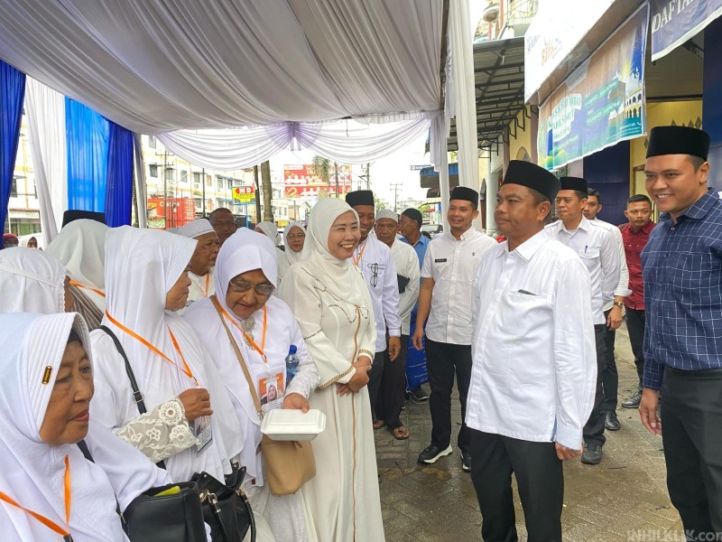 Bupati Sergai Lepas Jamaah Manasik Haji Akbar Bank Sumut Cabang Sei Rampah