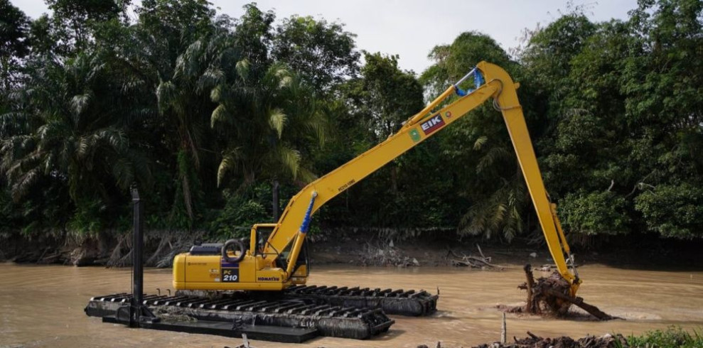 Normalisasi Sungai, Dinas PUPR Gunakan Ekskavator Amfibi