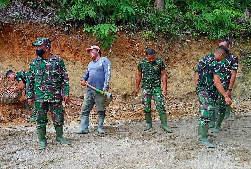 Selalu Ceria, Kiat Satgas TMMD Kodim 0204/DS Atasi Rasa Penat Bekerja