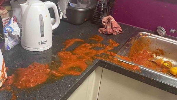 Penampakan Dapur Asrama Kampus yang Dihuni 12 Mahasiswa