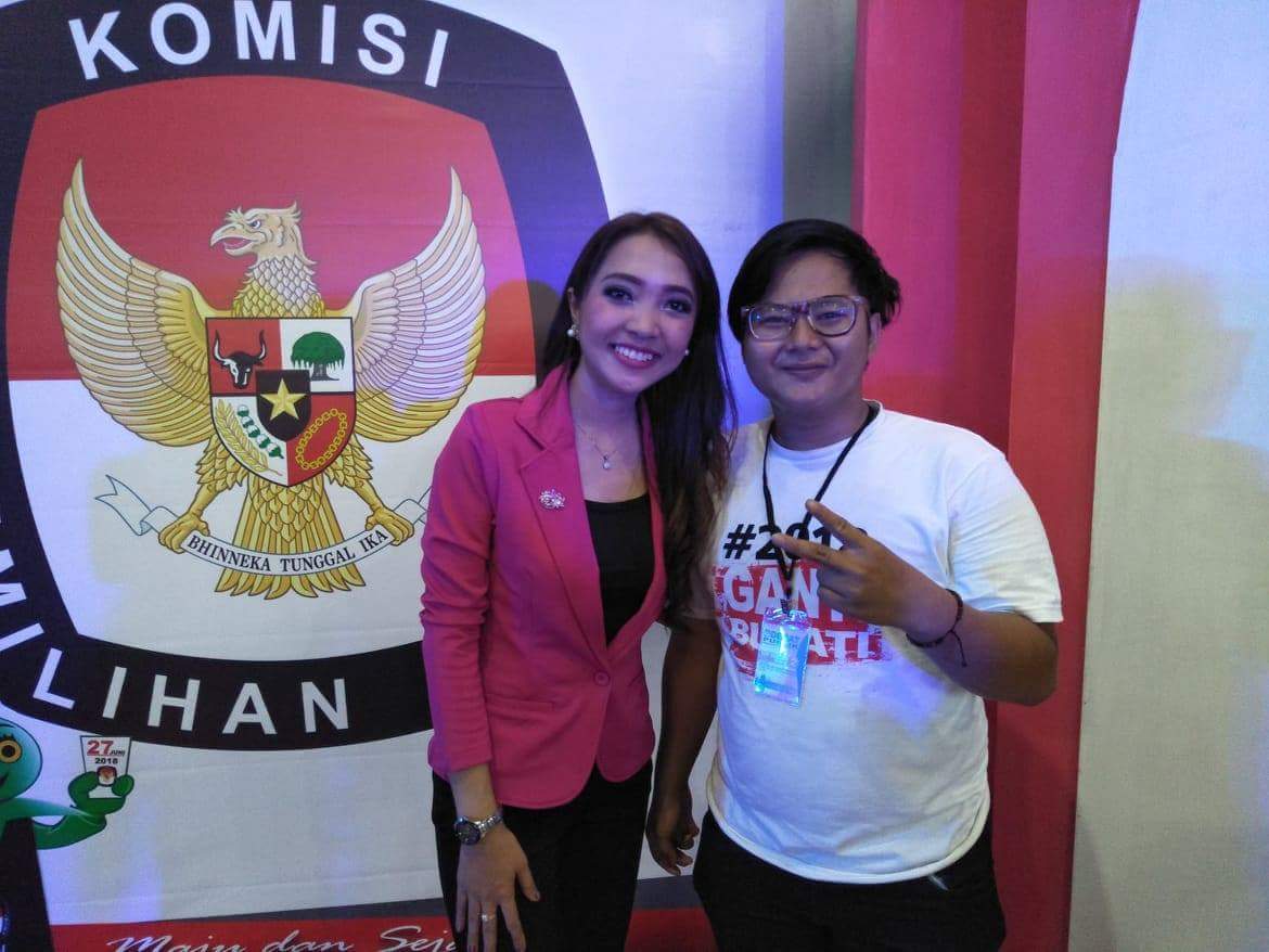 Vivien, Moderator Cantik yang Buat Debat Publik Kandidat Pilkada Inhil 'Berasa Adem'