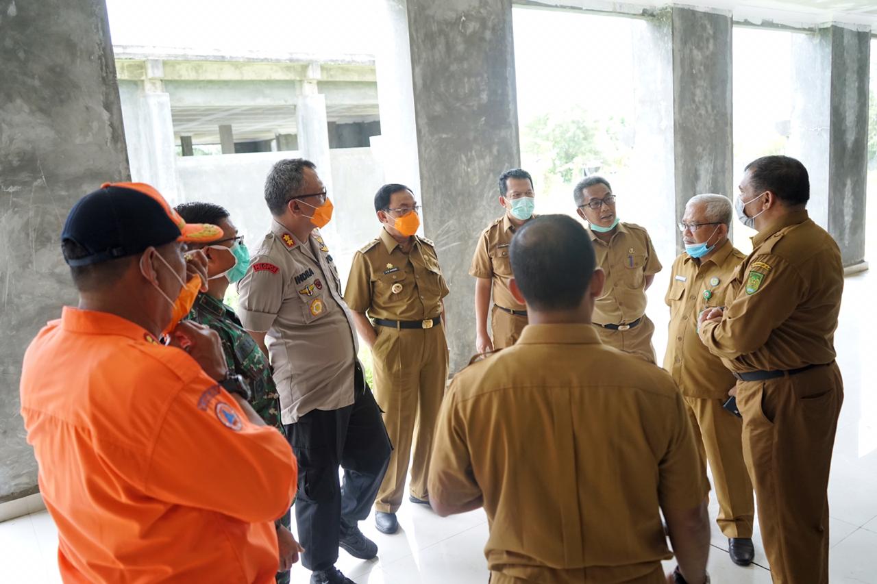 Bupati Inhil Tinjau Lokasi untuk Rumah Sakit Khusus Karantina