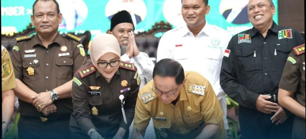 Pemkab Inhil Tandatangani MoU di Kejati Riau
