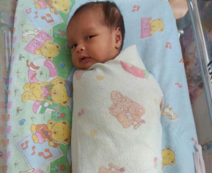 Warga Bangkinang Heboh ditemukan Bayi Perempuan diatas Meja Penjual Gorengan