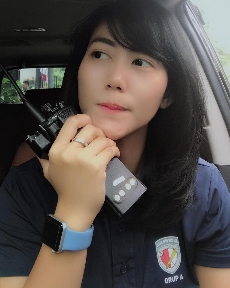 Mengaku Belum Nikah, Ajudan Cantik Iriana Jokowi Ini Bikin Netizen Heboh