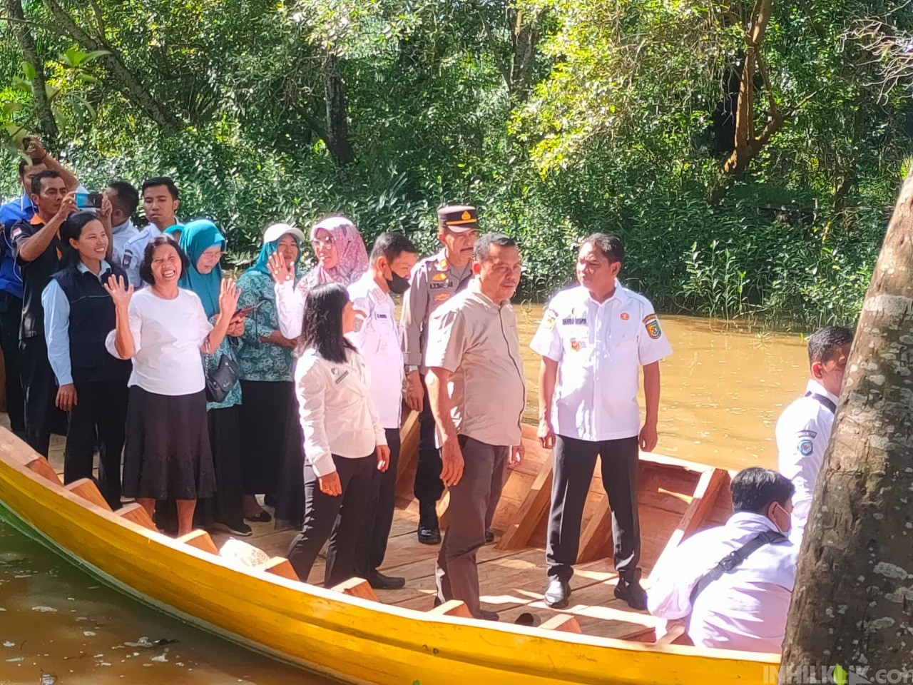 Tingkatkan Sektor Perikanan, Bupati Sergai Serahkan Bantuan Ke Kelompok Nelayan