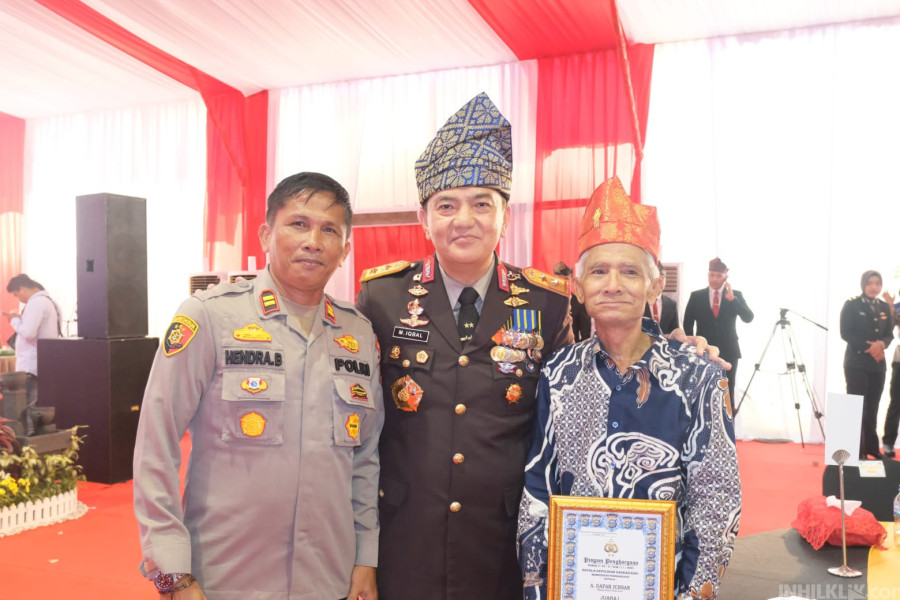 Warga Teluk Pinang Inhil Dapat Penghargaan Secara Langsung dari Kapolda Riau