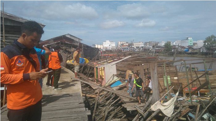 2 Orang Balita Ikut Diungsikan Akibat Tanah Longsor Di Tanah Merah Inhil