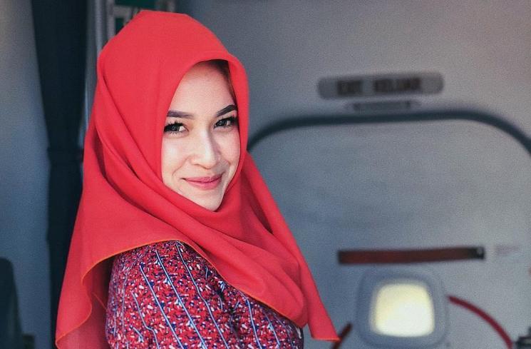 Yulianti Palinggi, Pramugari Cantik Indonesia yang Juga Selebgram