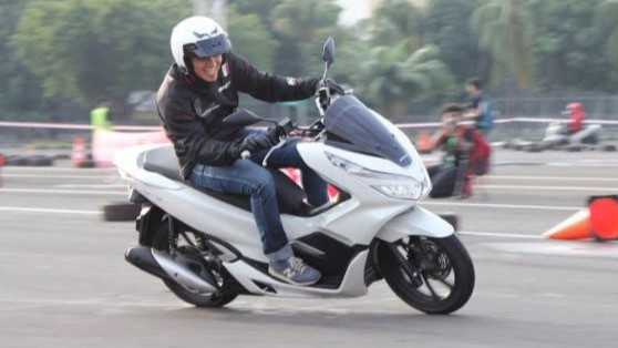 Honda PCX yang Serba Baru Siap Melawan Yamaha NMAX
