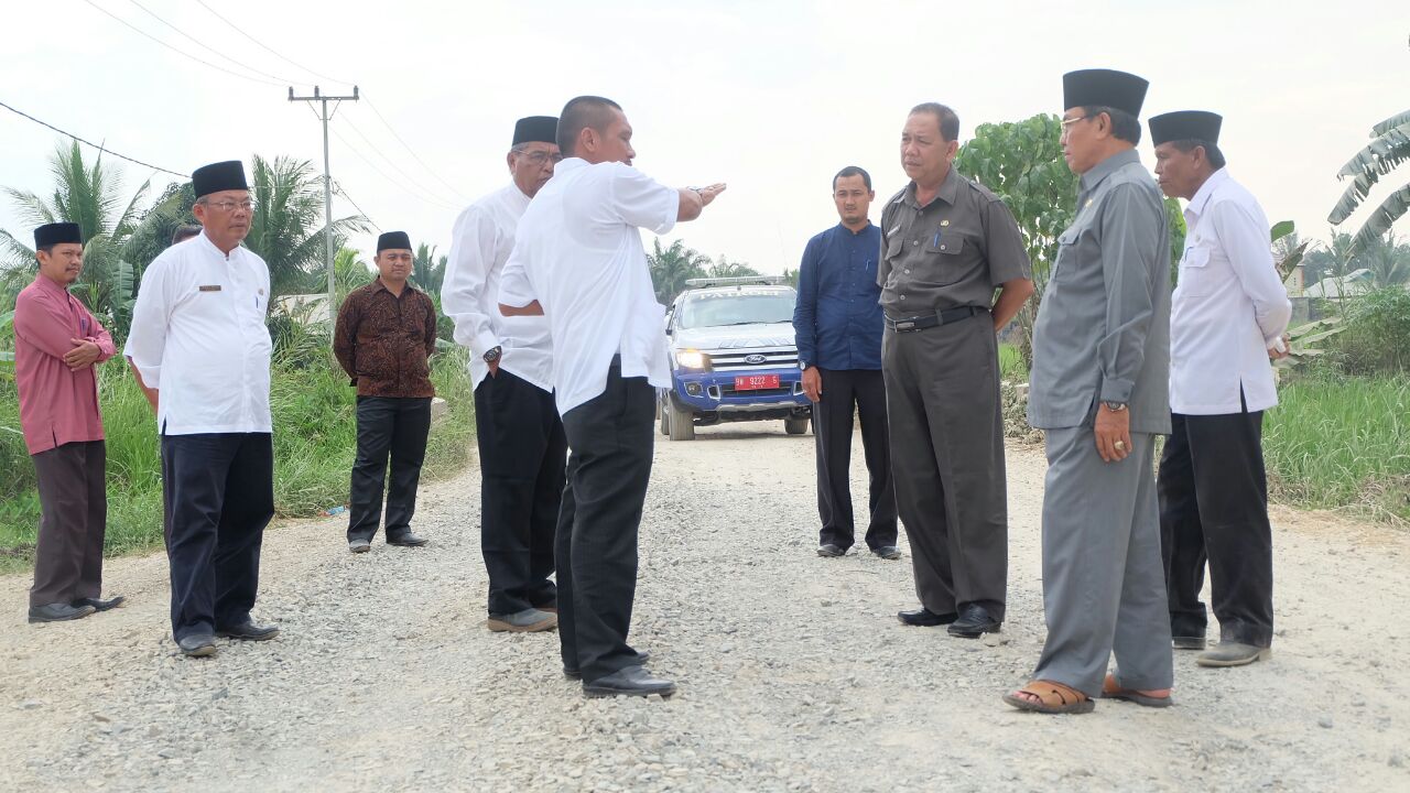 Bupati Inhil Tinjau Ruas Jalan Kotabaru-Pulau Kijang dan Selensen-Sungai Ara