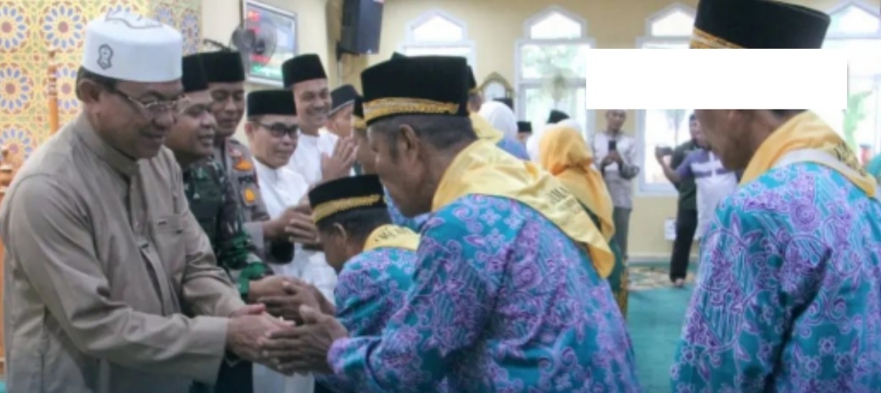 Pelepasan Keberangkatan Jamaah Calon Haji Inhil dan Tepuk Tapung Tawar oleh Bupati Wardan