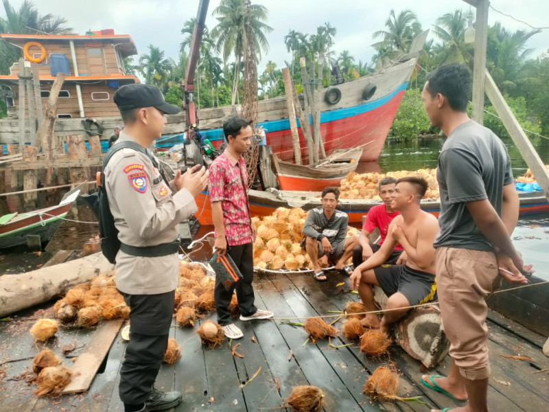 Bhabinkamtibmas Polsek GAS Terus Gencar Cooling System di Teluk Tuasan