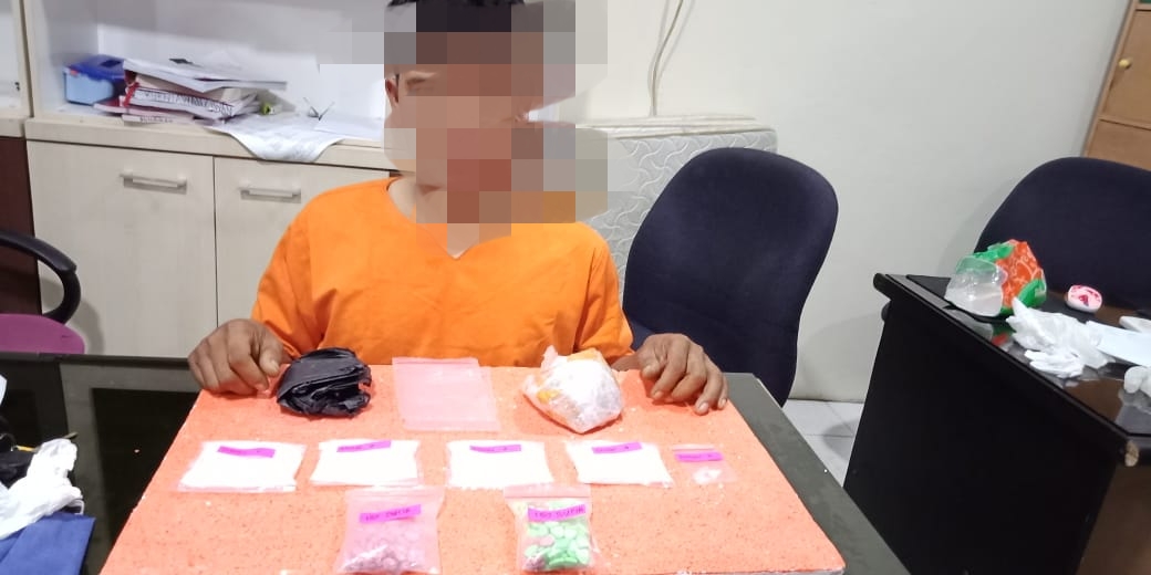 Bawa 5 Paket Sabu dan Ratusan Ekstasi, Pria ini Diringkus di Seberang Tembilahan