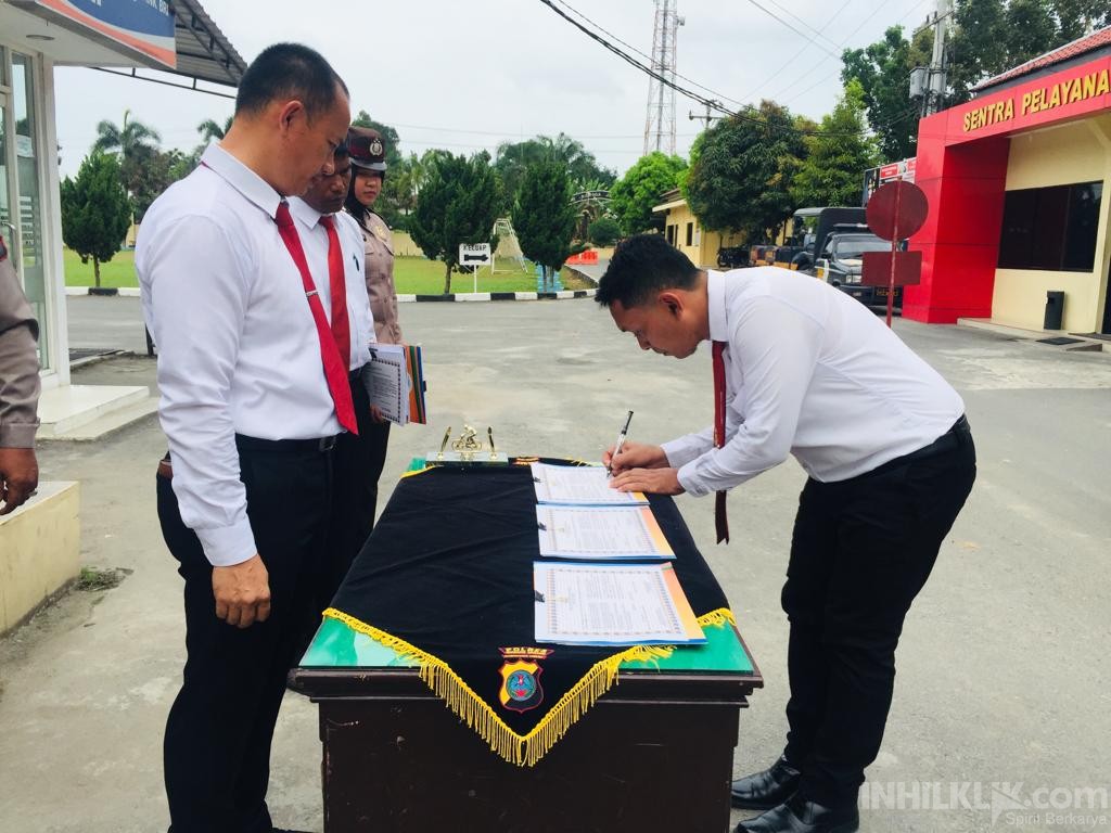 Personil Sat Narkoba Polres Sergai Tandatangani Fakta Integritas WBK dan WBBM