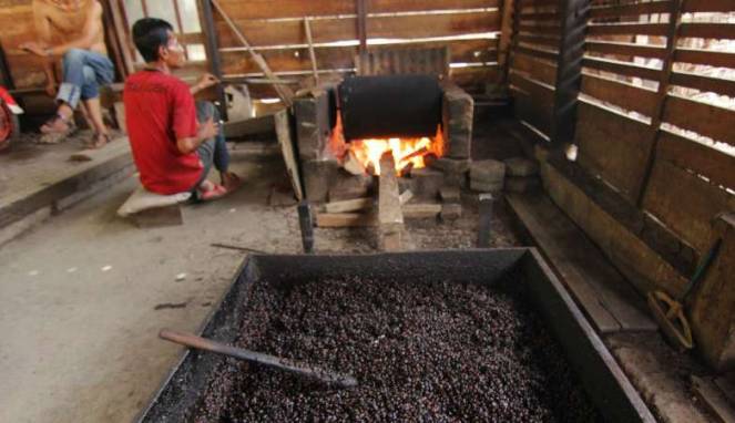 Penggilingan Kopi di Aceh Pantang Pakai Alat Modern