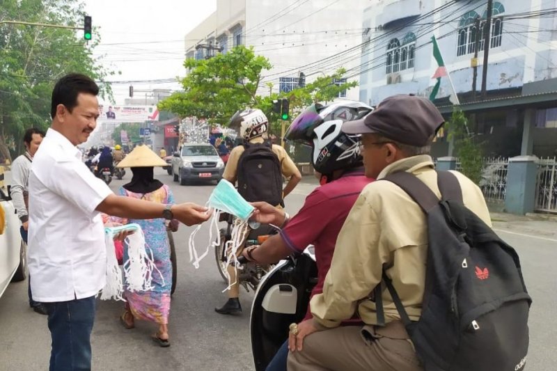 Permintaan Masker Meningkat, Banyak Toko Kehabisan Stok