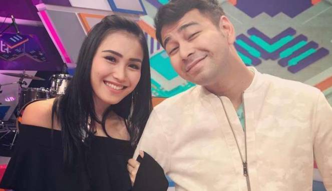 Ayu Ting Ting dan Raffi Ahmad Pajang Foto Mesra di IG