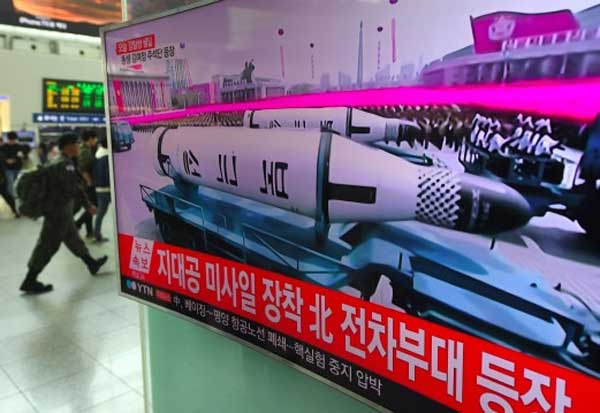 Korea Utara Pamerkan Rudal Balistik Kapal Selam