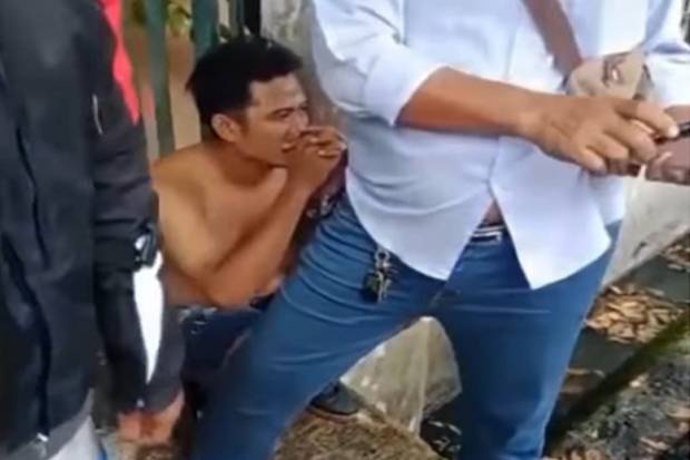 Jadi Bulan-bulanan Warga,  Maling Motor Babak Belur