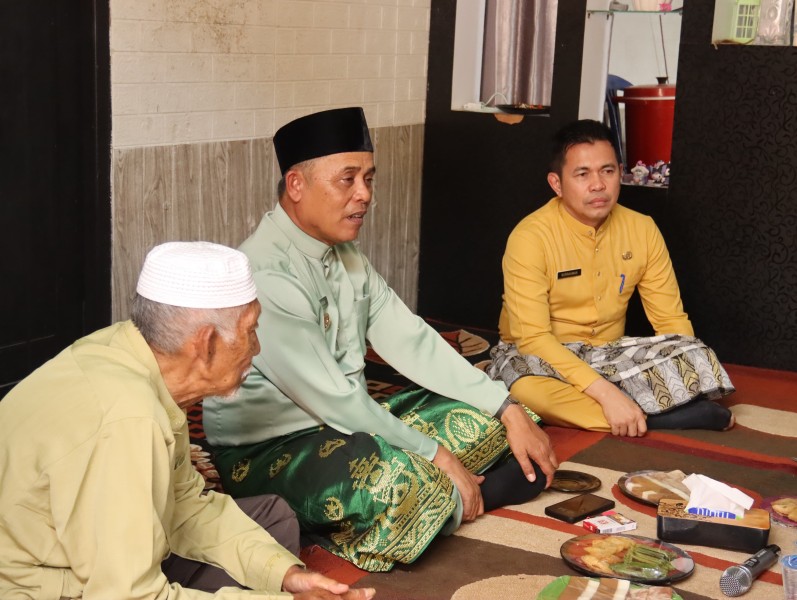 Bupati Herman Hadiri Haul Alm. Aang di Gang Permata Biru, Pekan Arba