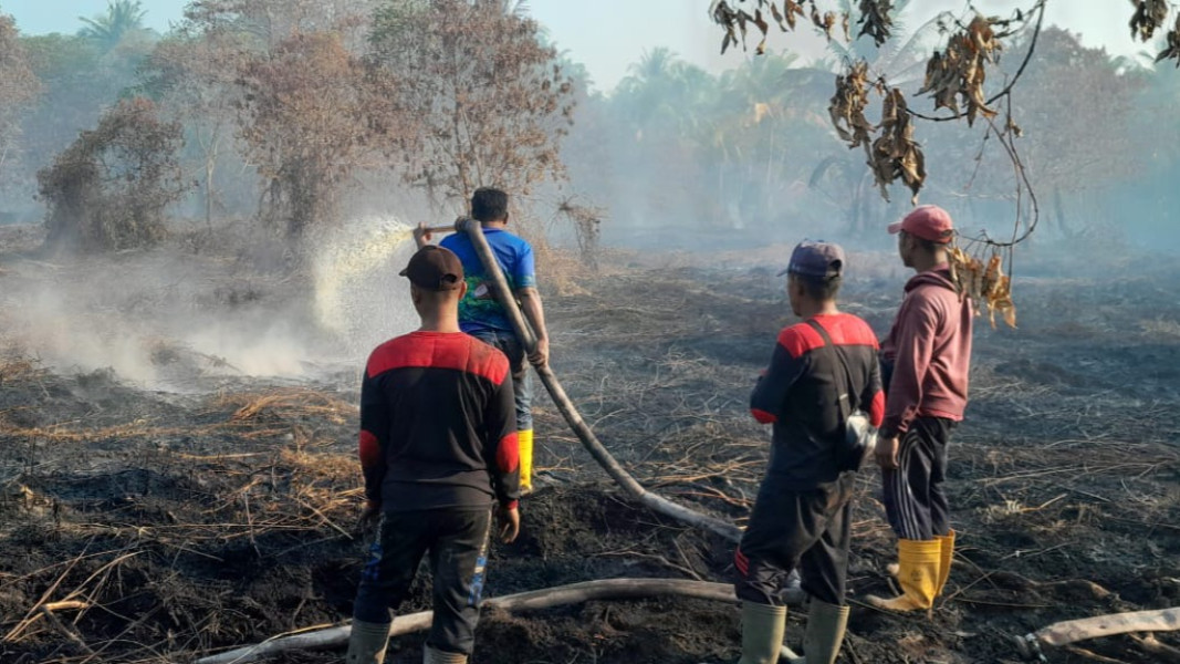 Kembali Atasi Kebakaran Lahan Warga Pulau Burung, PT RSUP Dapat Apresiasi