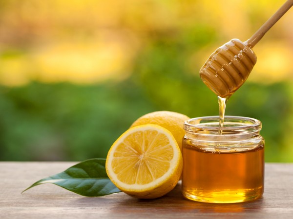 Hilangkan Masalah Komedo dengan Madu dan Lemon