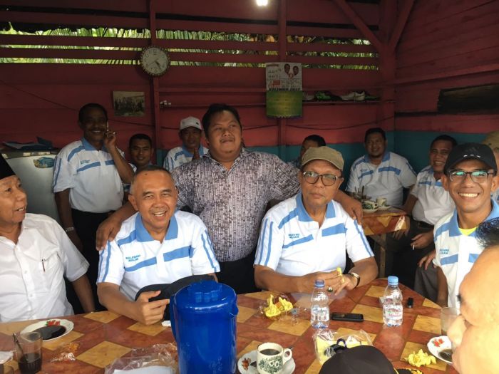 Ketika Gubri Bercengkrama dengan Rakyatnya