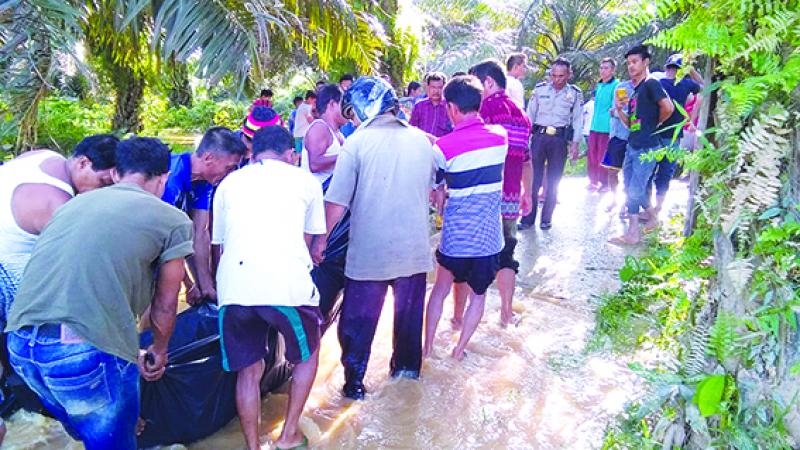 Seorang Nenek Ditemukan Mengapung di Sungai