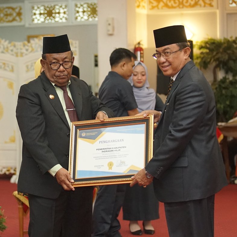 Pemkab Inhil Kembali Terima Penghargaan