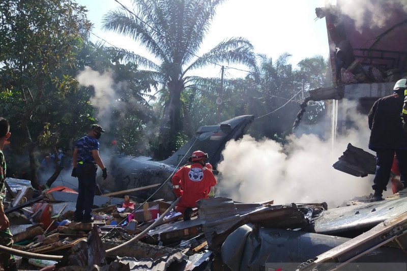Kursi Pelontar Pesawat Tempur Tni Au Jatuh di Atap Rumah Warga Kampar