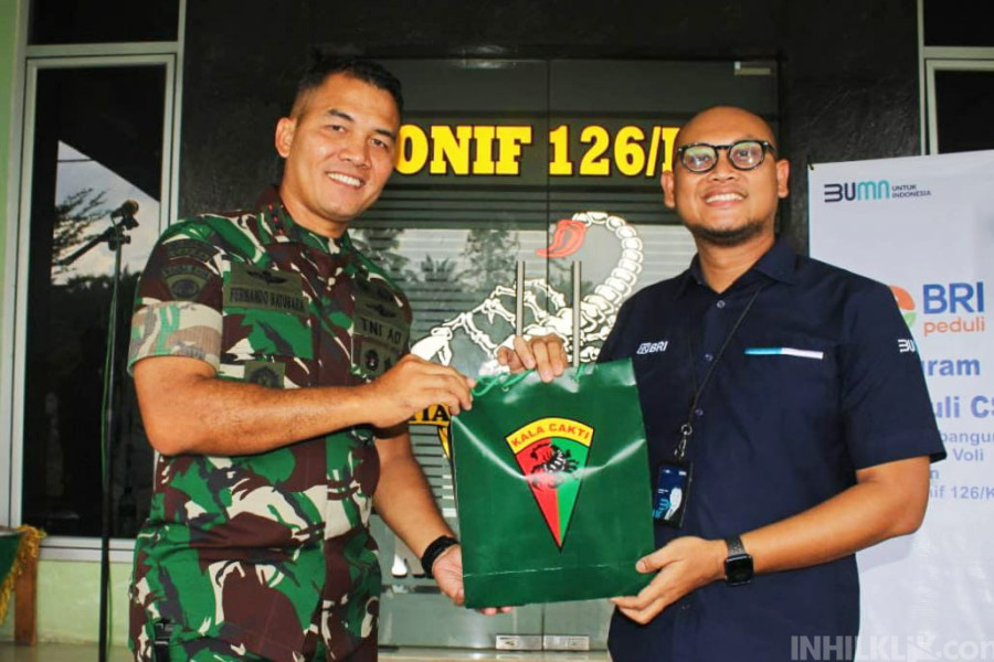 BRI Kisaran Salurkan CSR Pembangunan Lapangan Voli dan Basket Yonif 126/KC