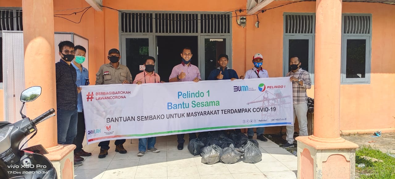 PT Pelindo 1 Tembilahan Bagikan Sembako Kepada Masyarakat Terdanpak Covid-19
