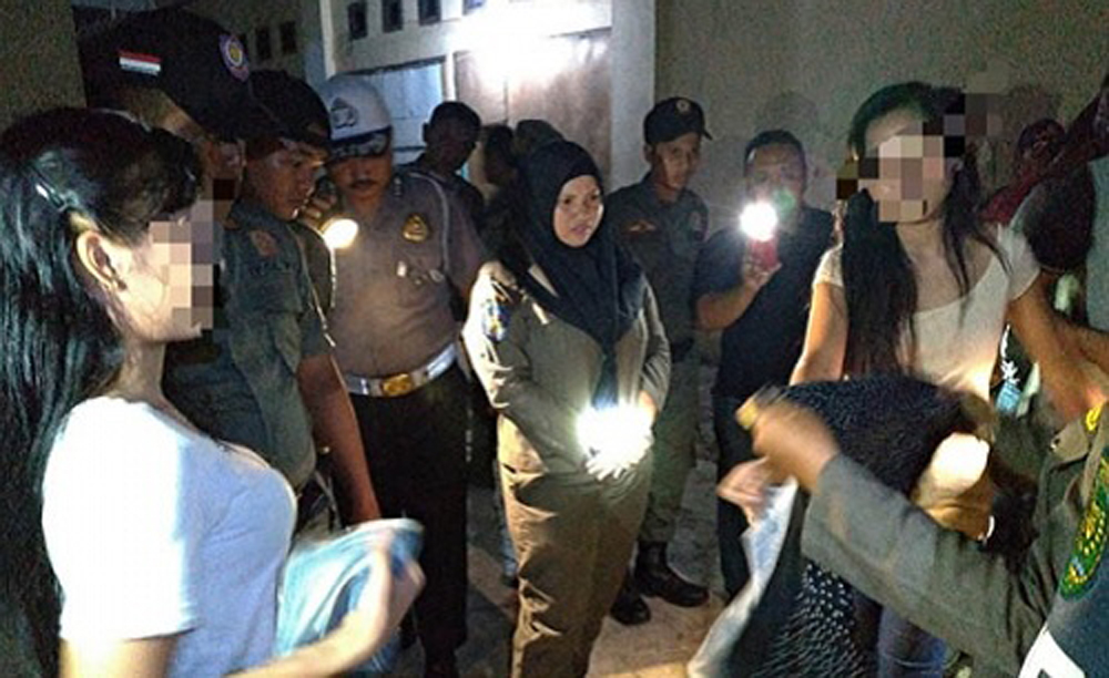Pasar Sungai Guntung Isinya Orang Mesum, Kondom dan Bungkus Komix...
