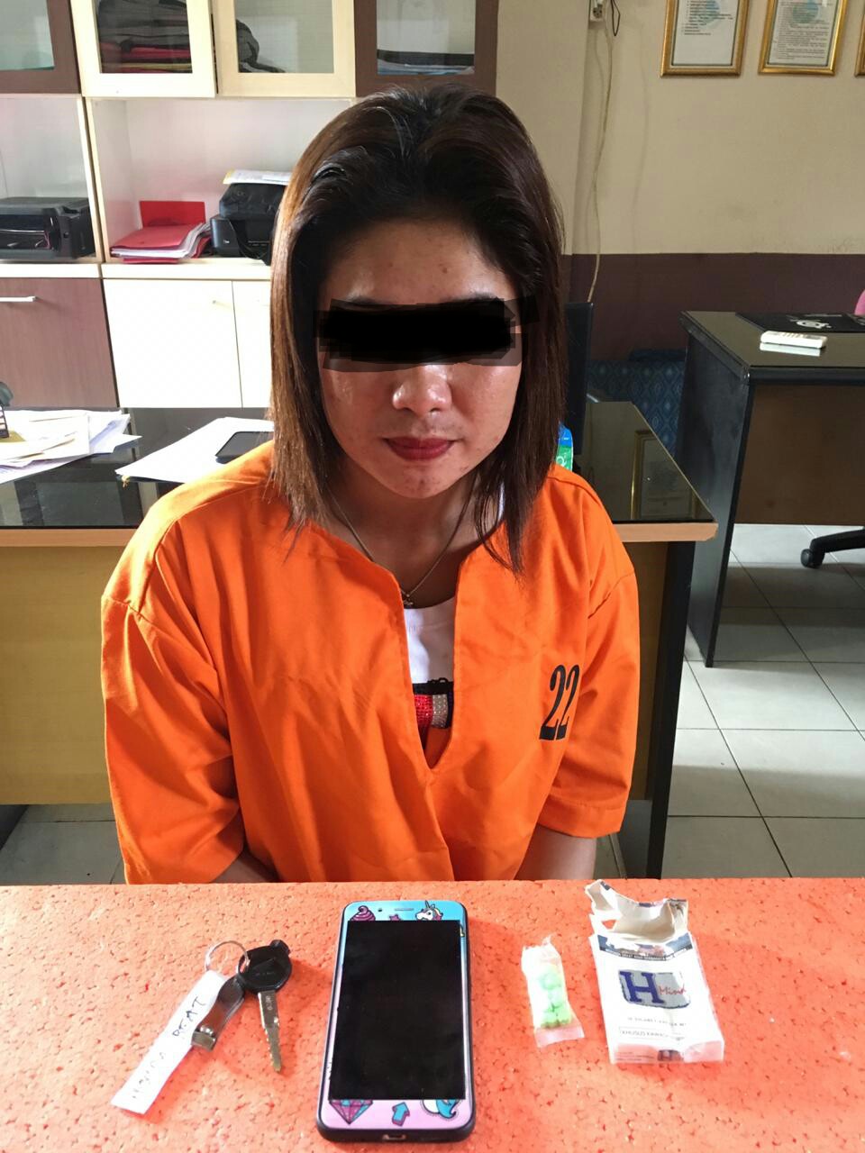 Jajakan Ekstasi, Wanita Cantik di Tembilahan ini Diciduk Aparat