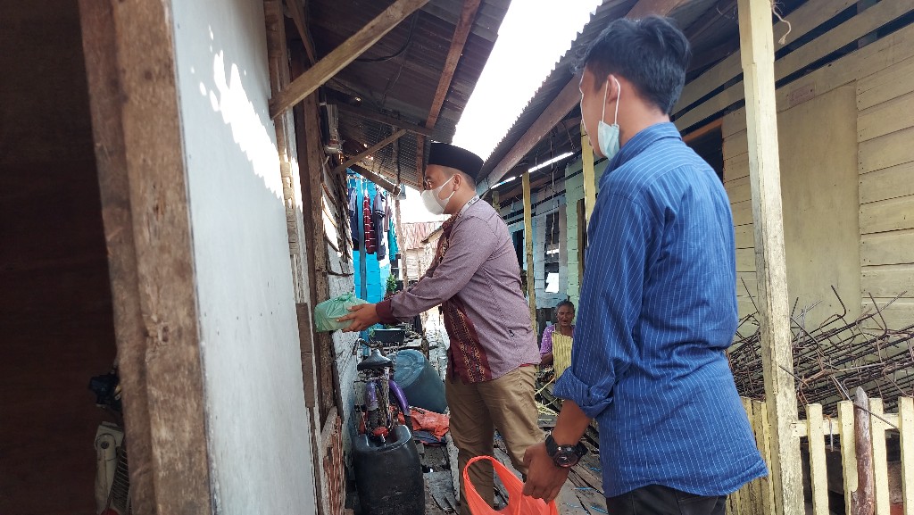 Hari Kedua, Dapur Umum PKB Inhil Sasar Pemukiman di Pinggiran Sungai Indragiri